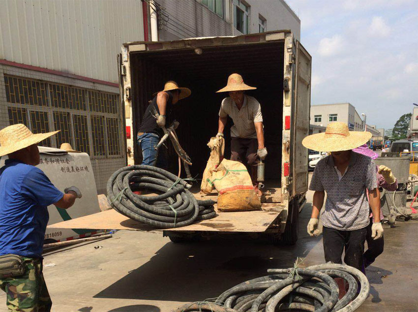 长安一部件厂房地基出现下沉注浆加固